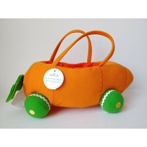 Hallmark Easter plush basket Spring carrot w/ tag